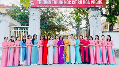 Nữ CB, GV, người lao động trường THCS Hoà Phong duyên dáng trong tà áo dài ngày Phụ nữ Việt Nam 20/10